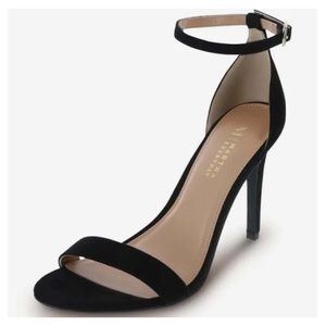 1129- 📦-NEW IN BOX Martha Stewart- Martha Everyday black strappy  heels- 9 1/2